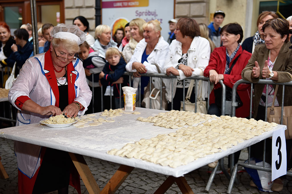 Agnieszka Kuganda najlepsza w Legnicy w lepieniu pierogów