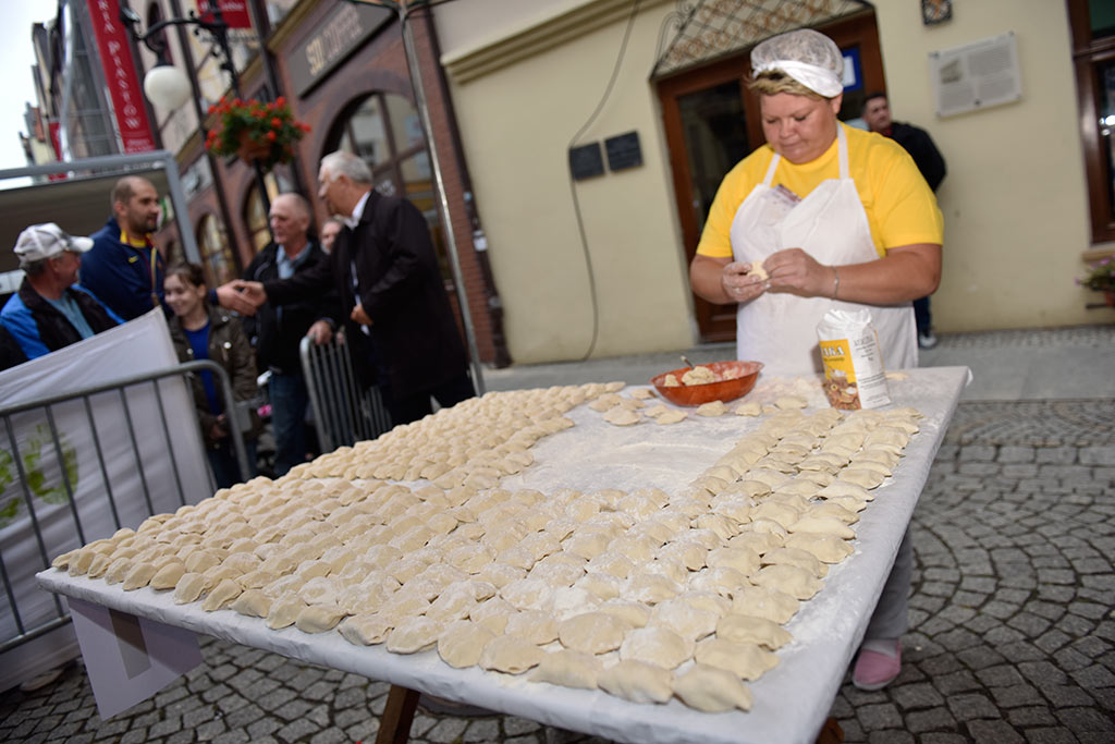 Agnieszka Kuganda najlepsza w Legnicy w lepieniu pierogów