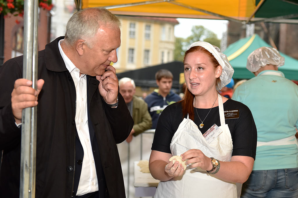 Agnieszka Kuganda najlepsza w Legnicy w lepieniu pierogów