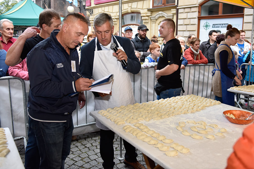 Agnieszka Kuganda najlepsza w Legnicy w lepieniu pierogów