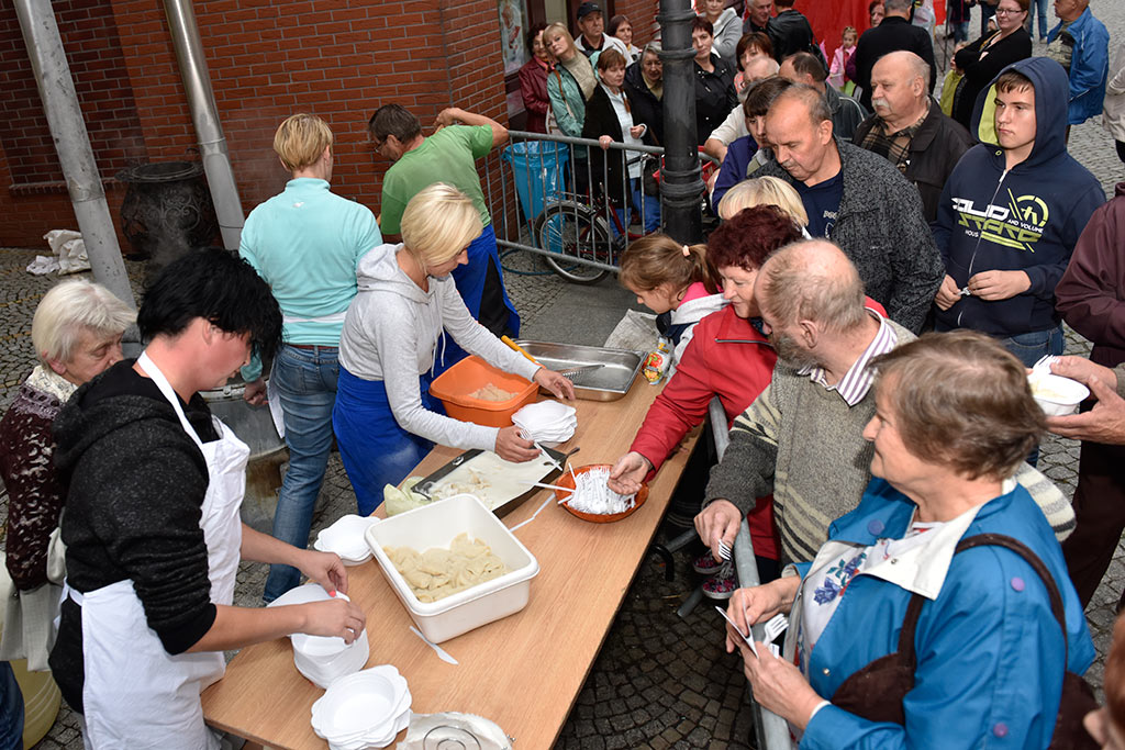Agnieszka Kuganda najlepsza w Legnicy w lepieniu pierogów