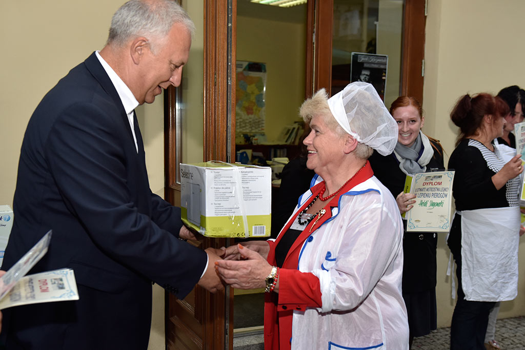 Agnieszka Kuganda najlepsza w Legnicy w lepieniu pierogów