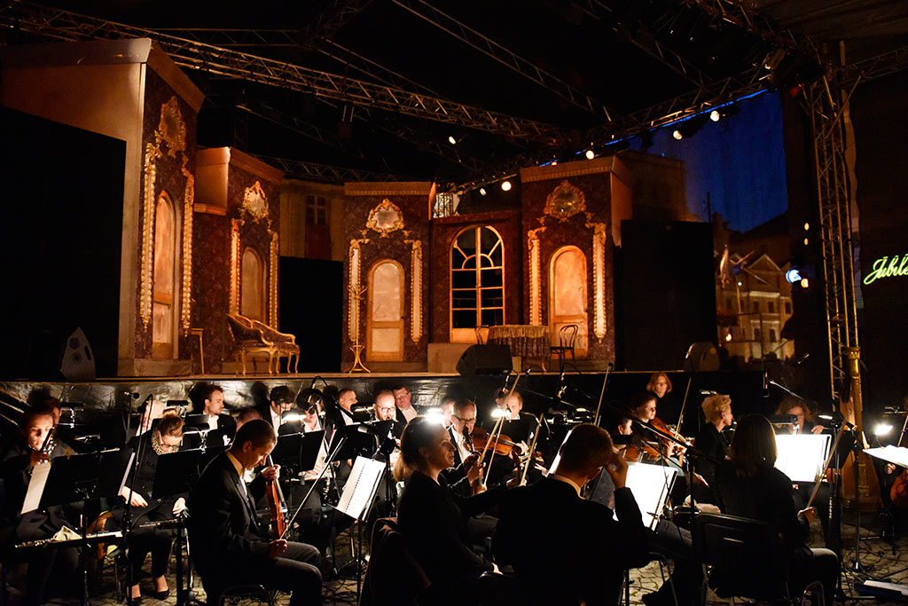 Operetkowe zakończenie imienin ulicy Najświętszej Marii Panny