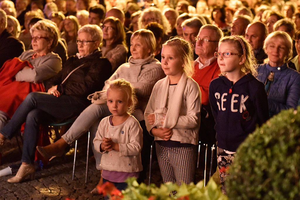 Operetkowe zakończenie imienin ulicy Najświętszej Marii Panny