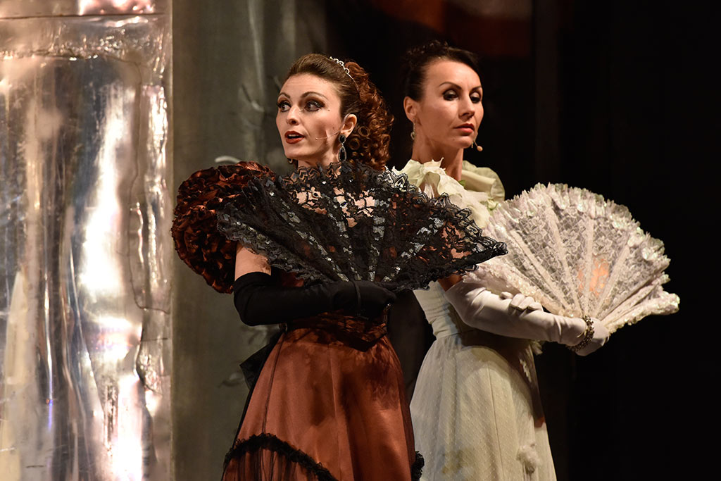 Operetkowe zakończenie imienin ulicy Najświętszej Marii Panny