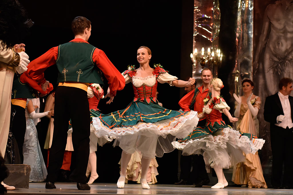 Operetkowe zakończenie imienin ulicy Najświętszej Marii Panny