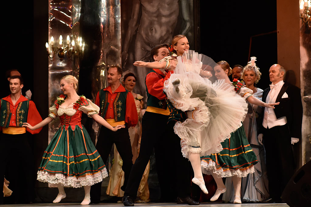 Operetkowe zakończenie imienin ulicy Najświętszej Marii Panny