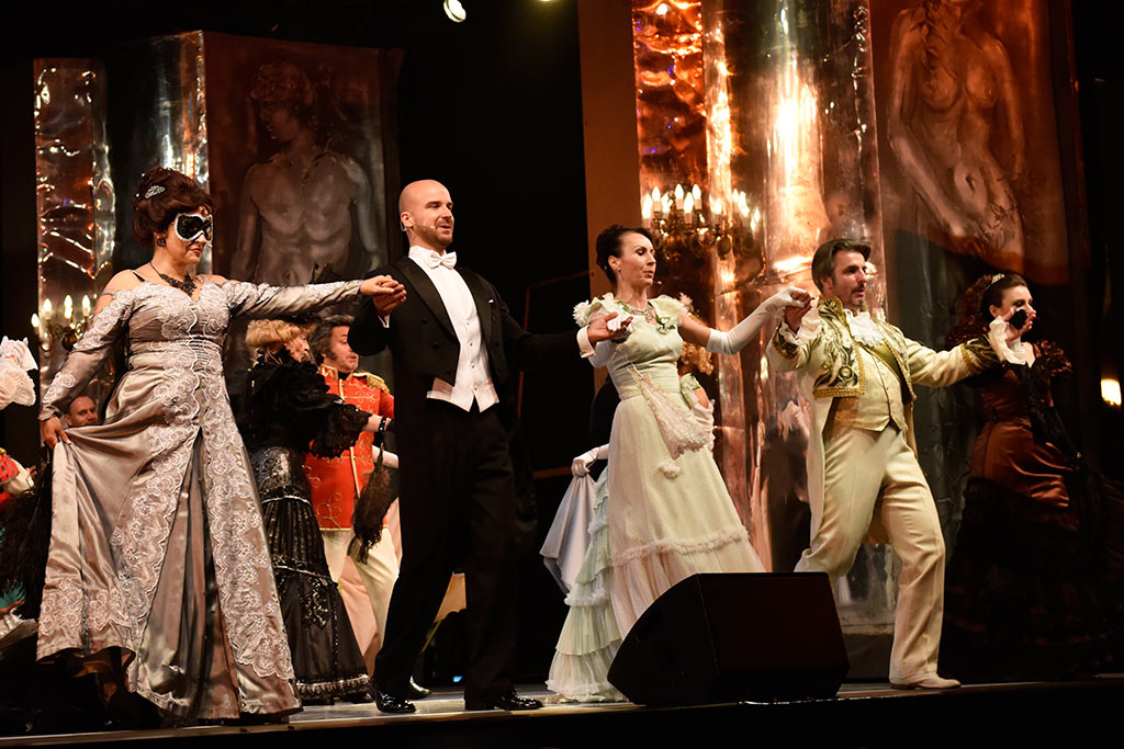 Operetkowe zakończenie imienin ulicy Najświętszej Marii Panny