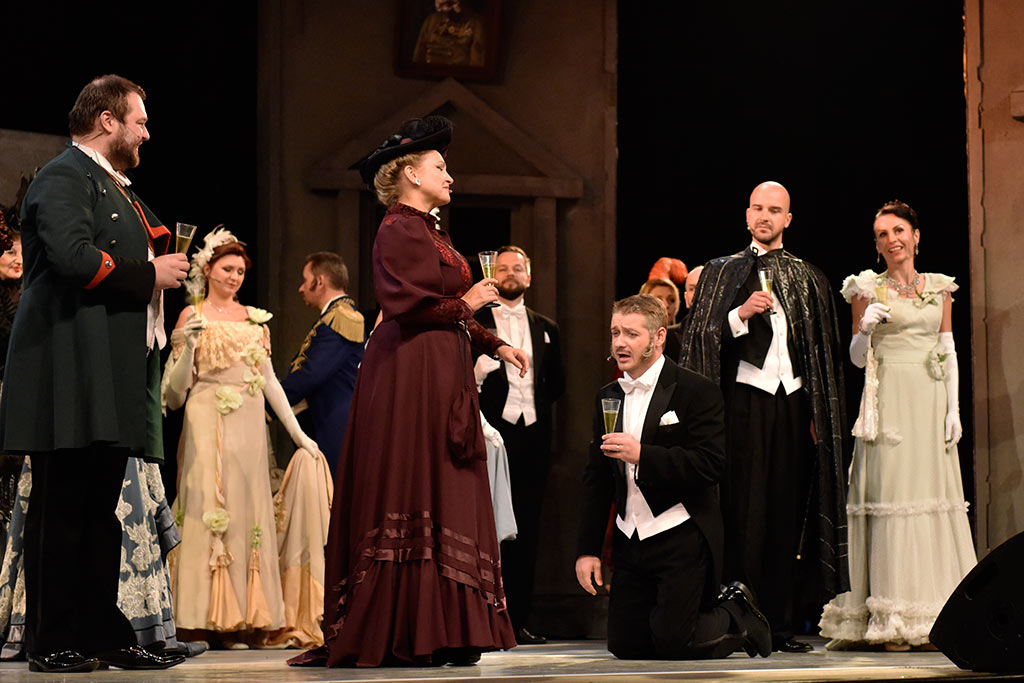 Operetkowe zakończenie imienin ulicy Najświętszej Marii Panny