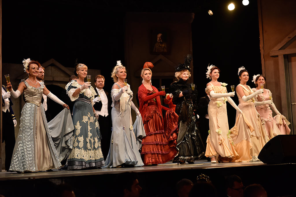 Operetkowe zakończenie imienin ulicy Najświętszej Marii Panny