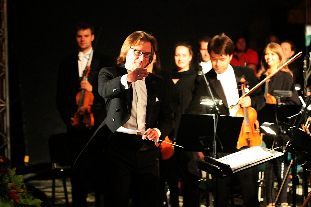 Operetkowe zakończenie imienin ulicy Najświętszej Marii Panny
