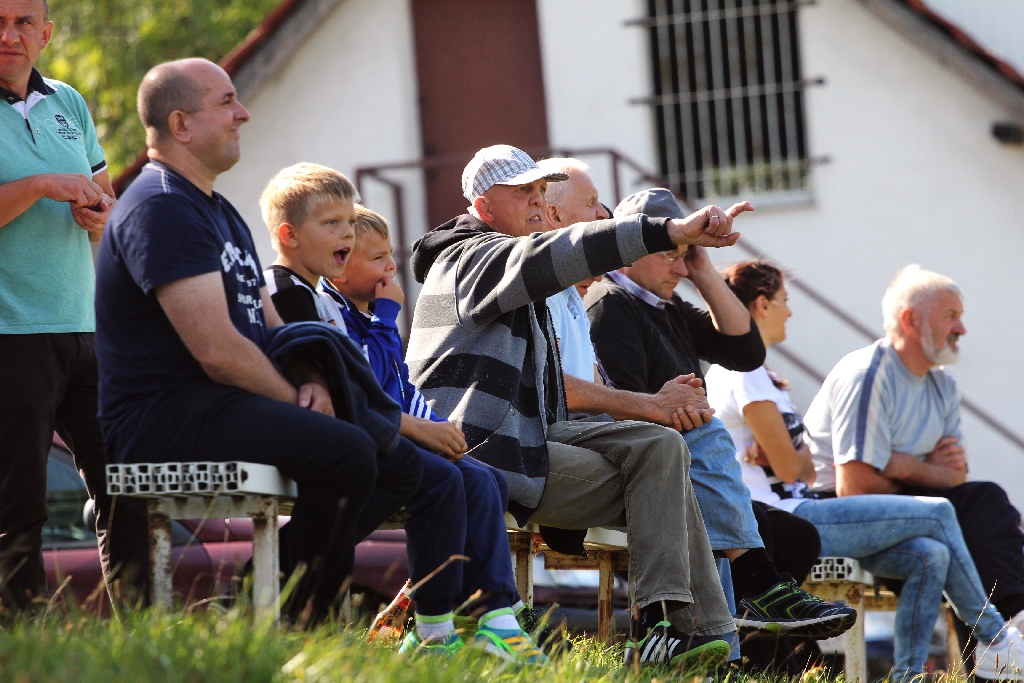 Piłkarze Dębu Siedliska na fali. Wygrali piąty mecz z rzędu