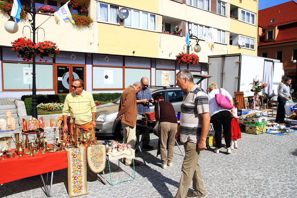 Jarmark Staroci w Rynku wciąż cieszy się uznaniem legniczan