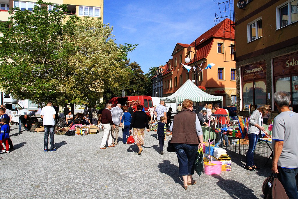 Jarmark Staroci w Rynku wciąż cieszy się uznaniem legniczan