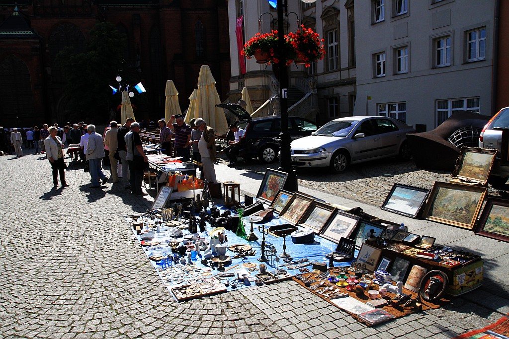 Jarmark Staroci w Rynku wciąż cieszy się uznaniem legniczan