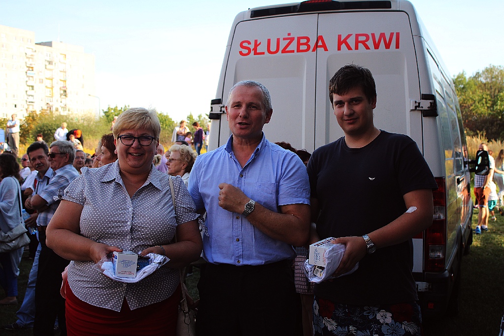 Na Piekarach jedno jest niebo dla wszystkich i jedno świeci słońce