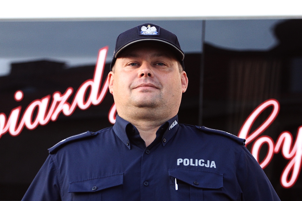 Na Piekarach jedno jest niebo dla wszystkich i jedno świeci słońce