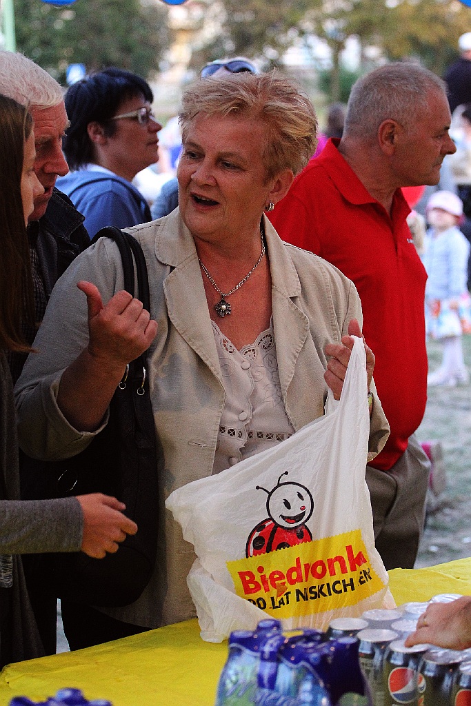 Na Piekarach jedno jest niebo dla wszystkich i jedno świeci słońce