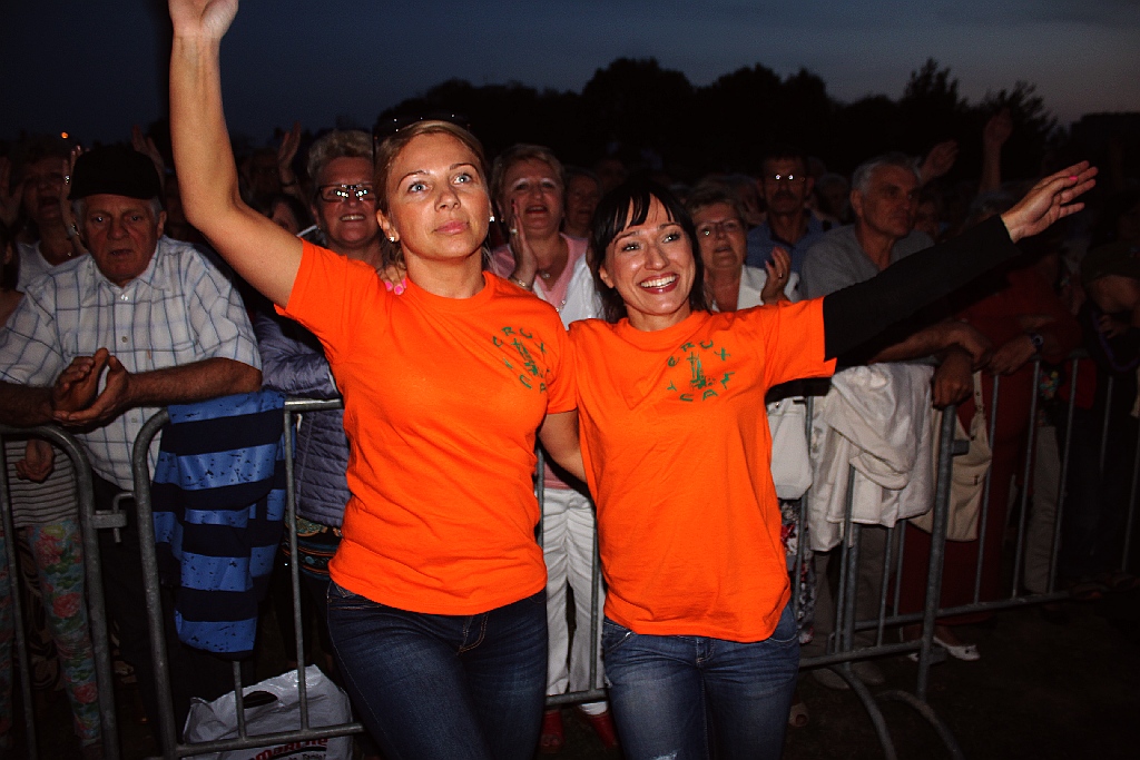 Na Piekarach jedno jest niebo dla wszystkich i jedno świeci słońce