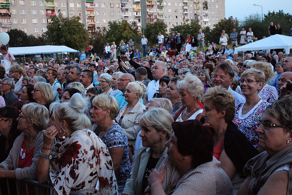 Na Piekarach jedno jest niebo dla wszystkich i jedno świeci słońce