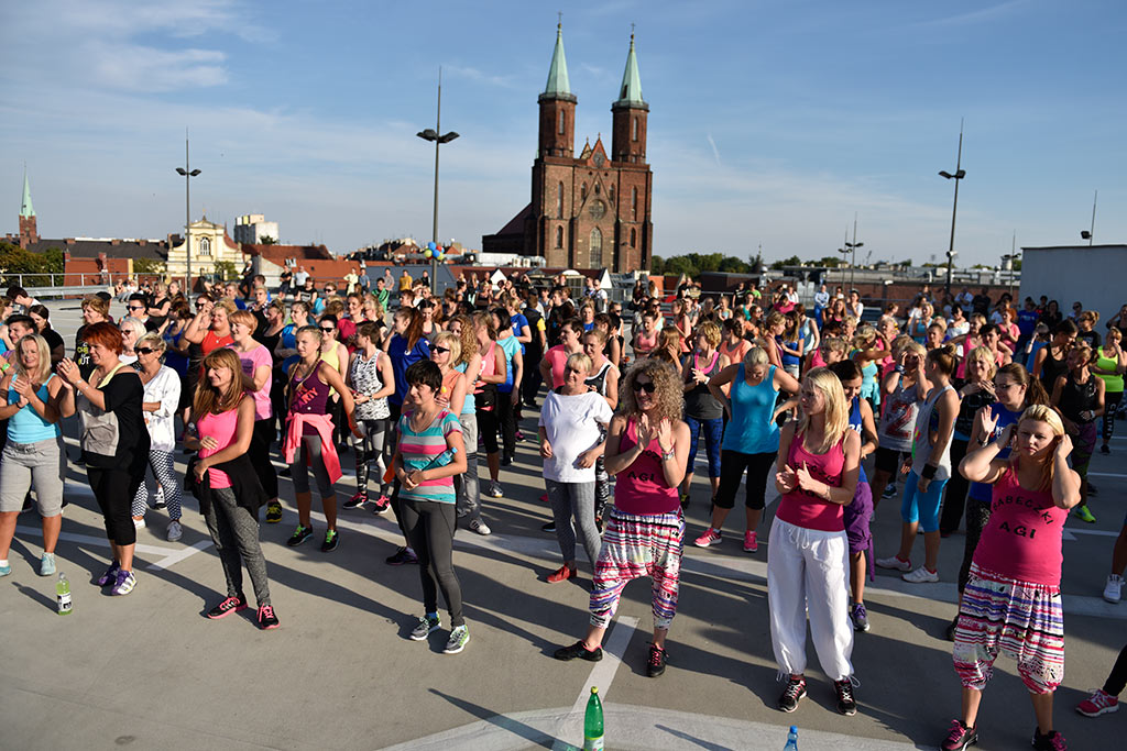 Charytatywny maraton zumby na dachu Galerii Piastów