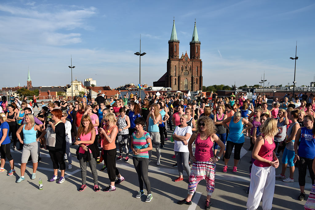 Charytatywny maraton zumby na dachu Galerii Piastów