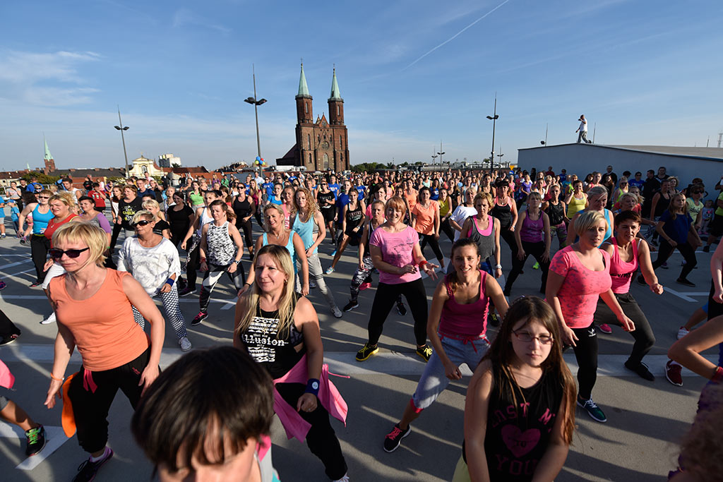 Charytatywny maraton zumby na dachu Galerii Piastów