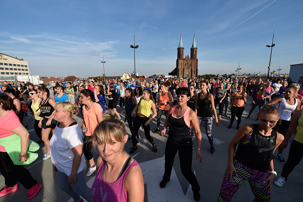 Charytatywny maraton zumby na dachu Galerii Piastów