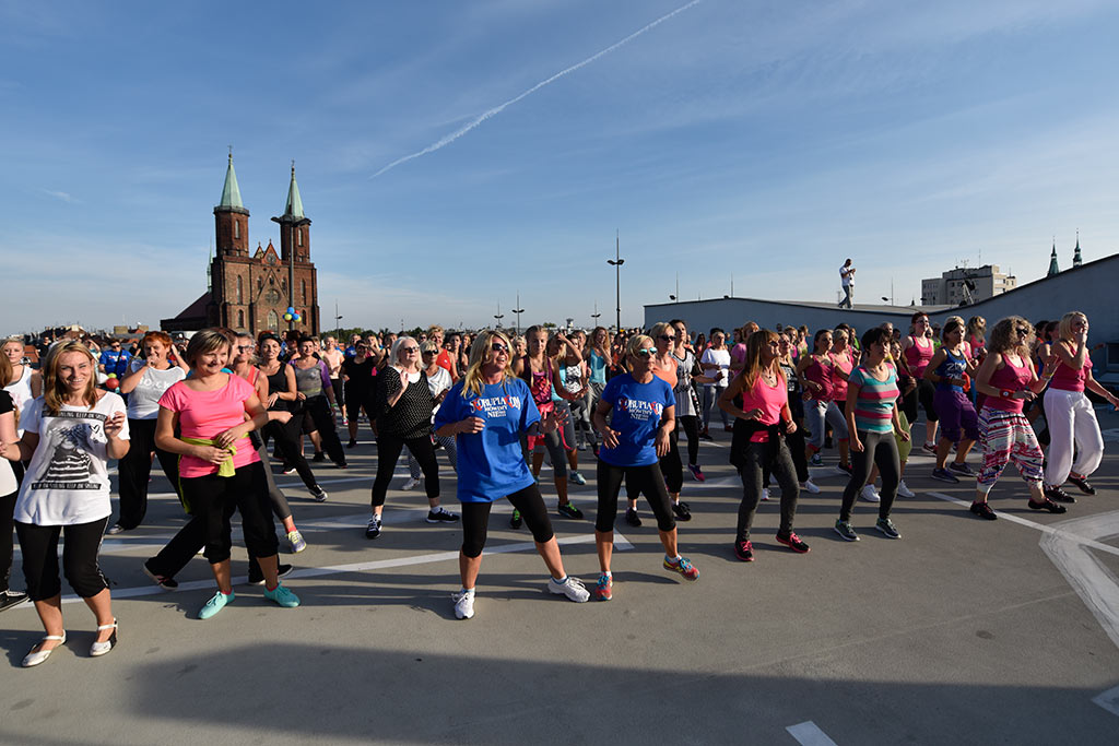 Charytatywny maraton zumby na dachu Galerii Piastów
