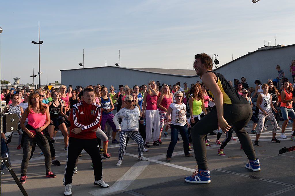 Charytatywny maraton zumby na dachu Galerii Piastów