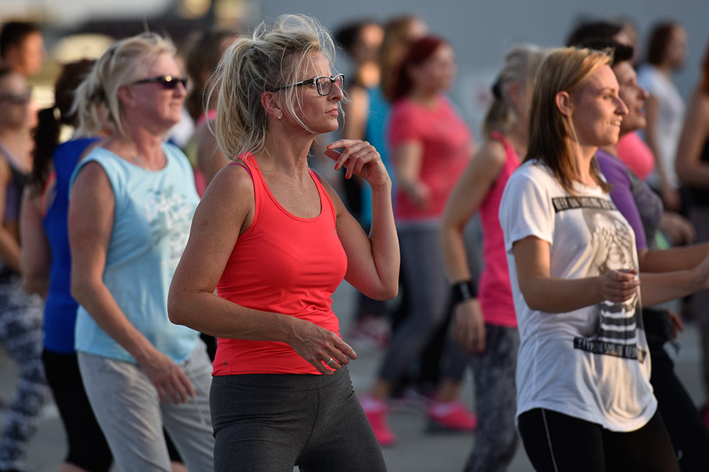 Charytatywny maraton zumby na dachu Galerii Piastów