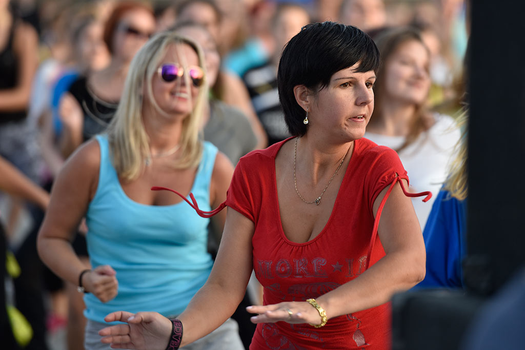 Charytatywny maraton zumby na dachu Galerii Piastów cz2