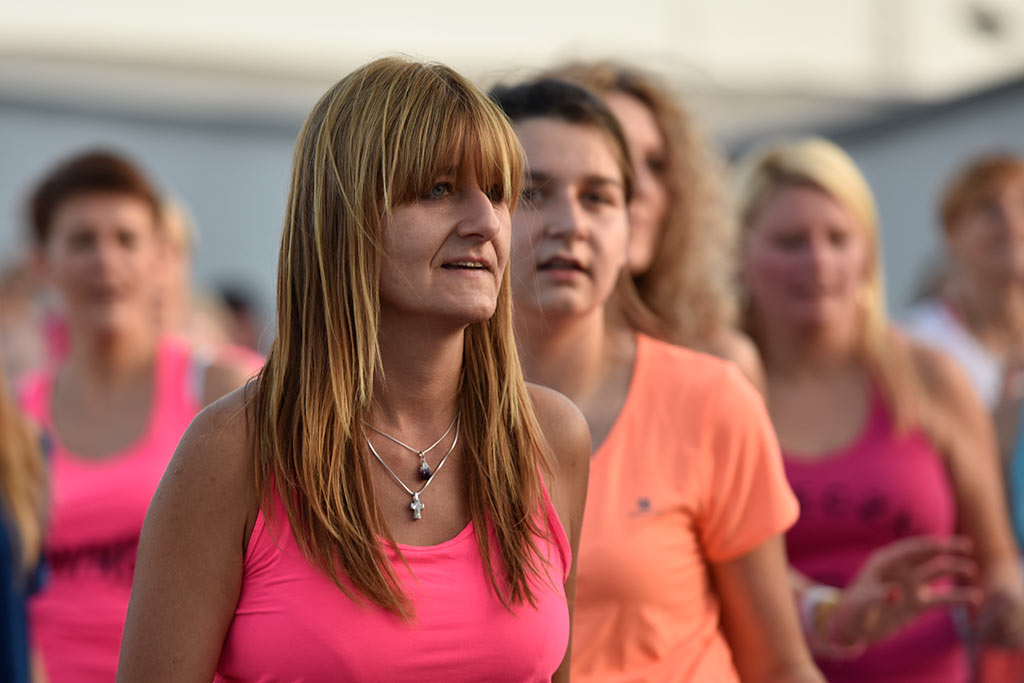 Charytatywny maraton zumby na dachu Galerii Piastów cz2