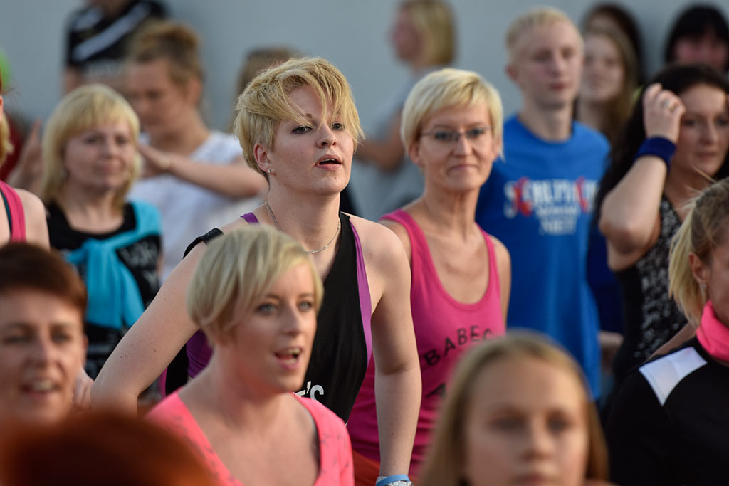 Charytatywny maraton zumby na dachu Galerii Piastów cz2