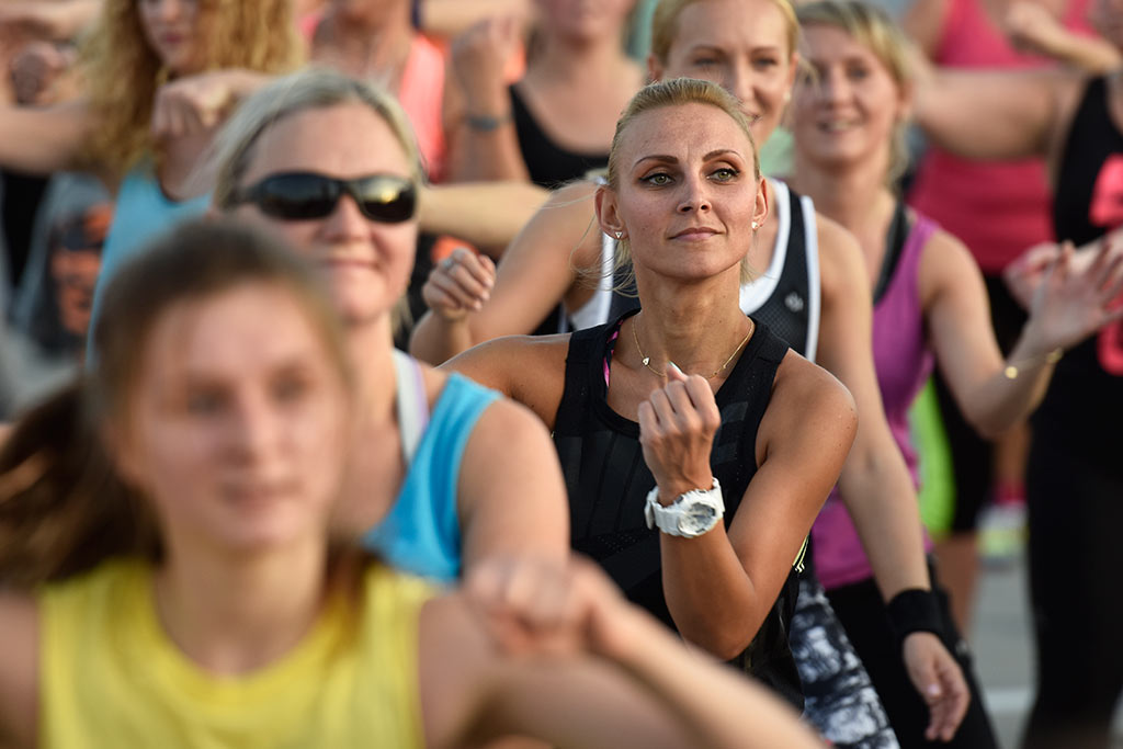 Charytatywny maraton zumby na dachu Galerii Piastów cz2