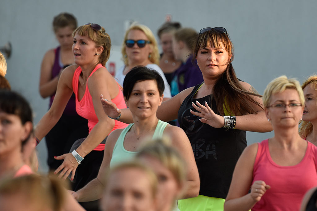 Charytatywny maraton zumby na dachu Galerii Piastów cz2