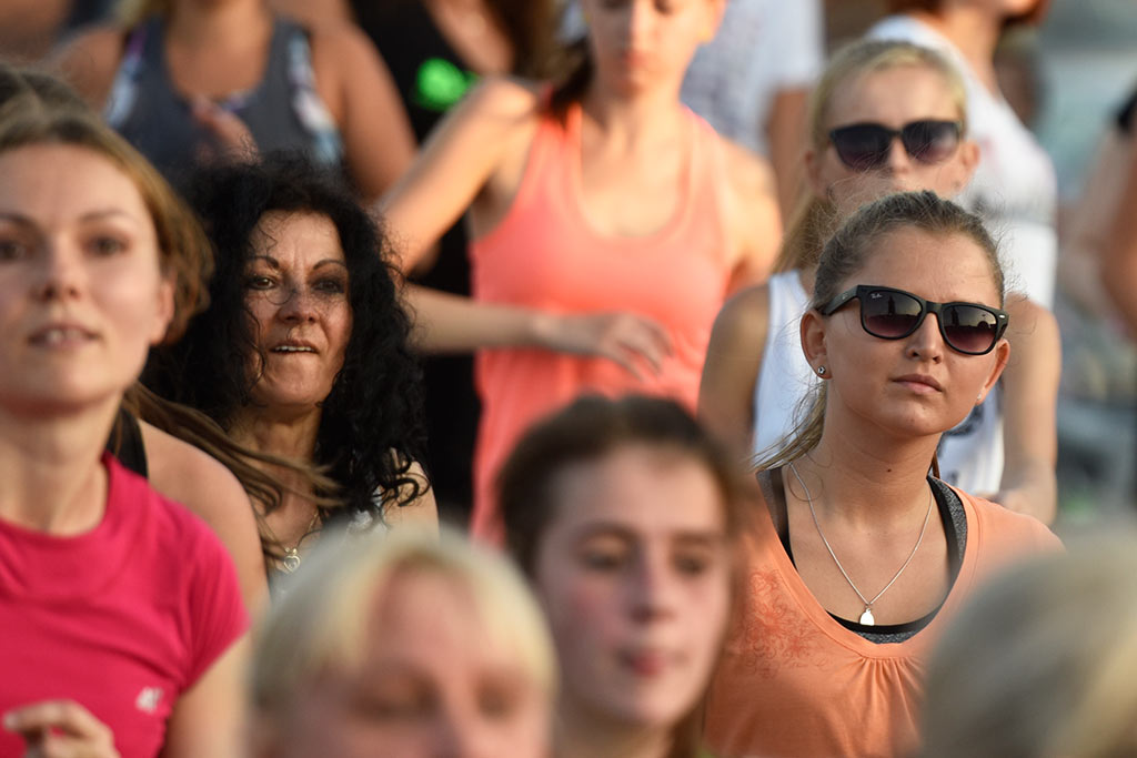 Charytatywny maraton zumby na dachu Galerii Piastów cz2