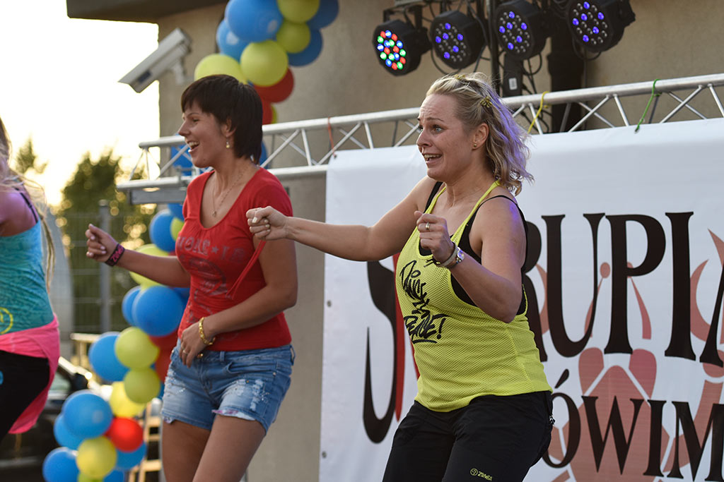 Charytatywny maraton zumby na dachu Galerii Piastów cz2