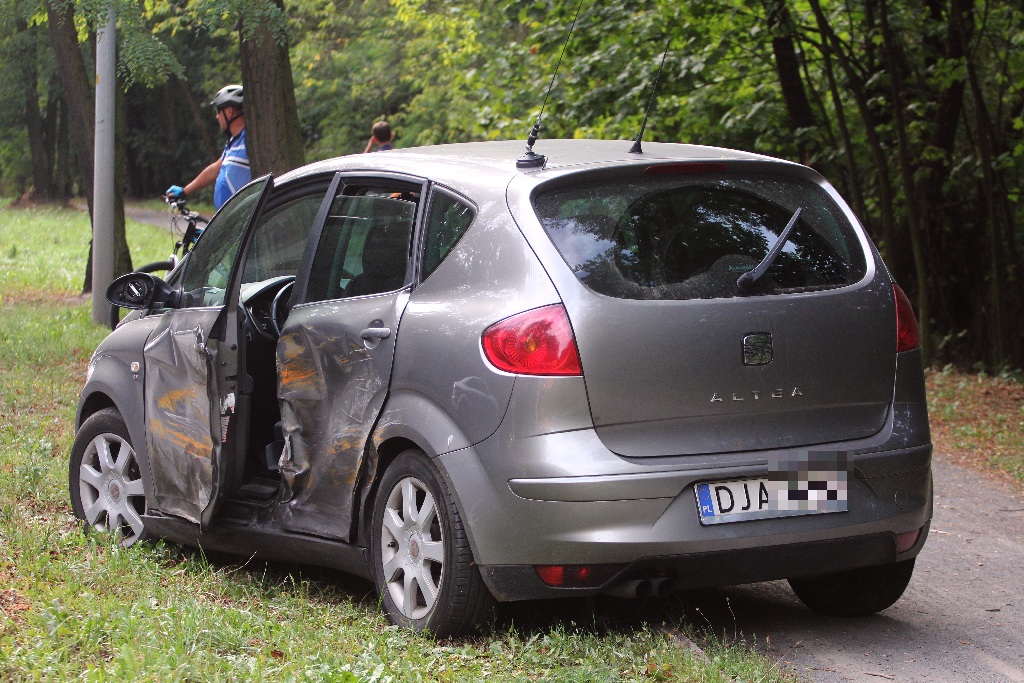 Nikt nie doznał obrażeń w kolizji trzech samochodów osobowych