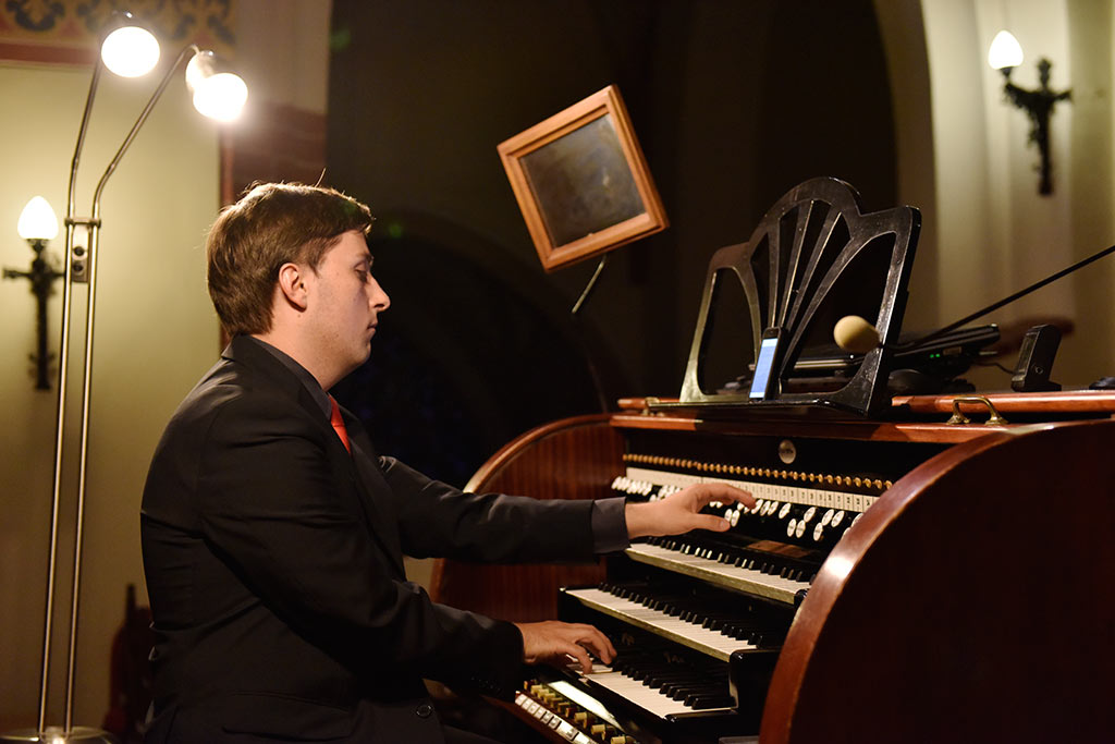 Muzyka ze zbiorów jasnogórskich i improwizacja organowa
