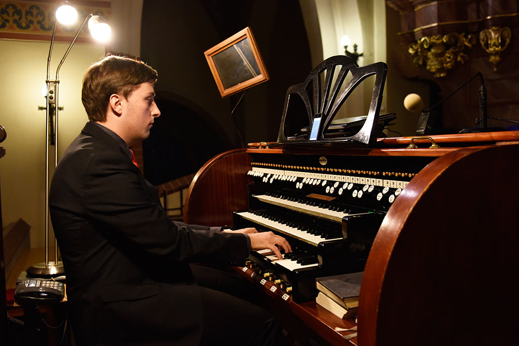 Muzyka ze zbiorów jasnogórskich i improwizacja organowa