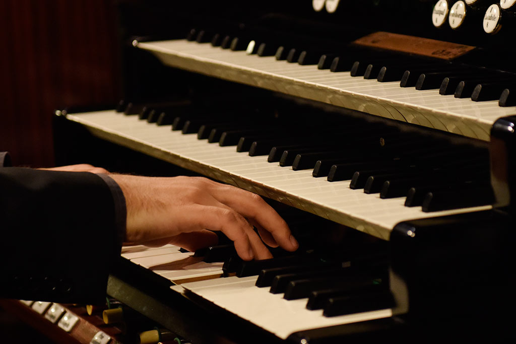 Muzyka ze zbiorów jasnogórskich i improwizacja organowa