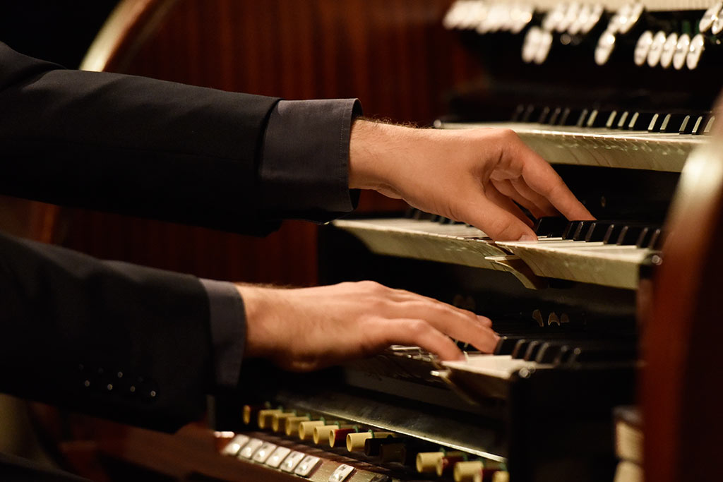 Muzyka ze zbiorów jasnogórskich i improwizacja organowa