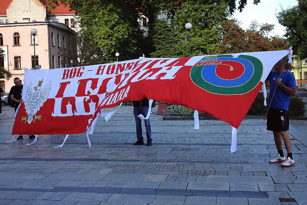 Klub Gazety Polskiej manifestował pod stalinowskim pomnikiem