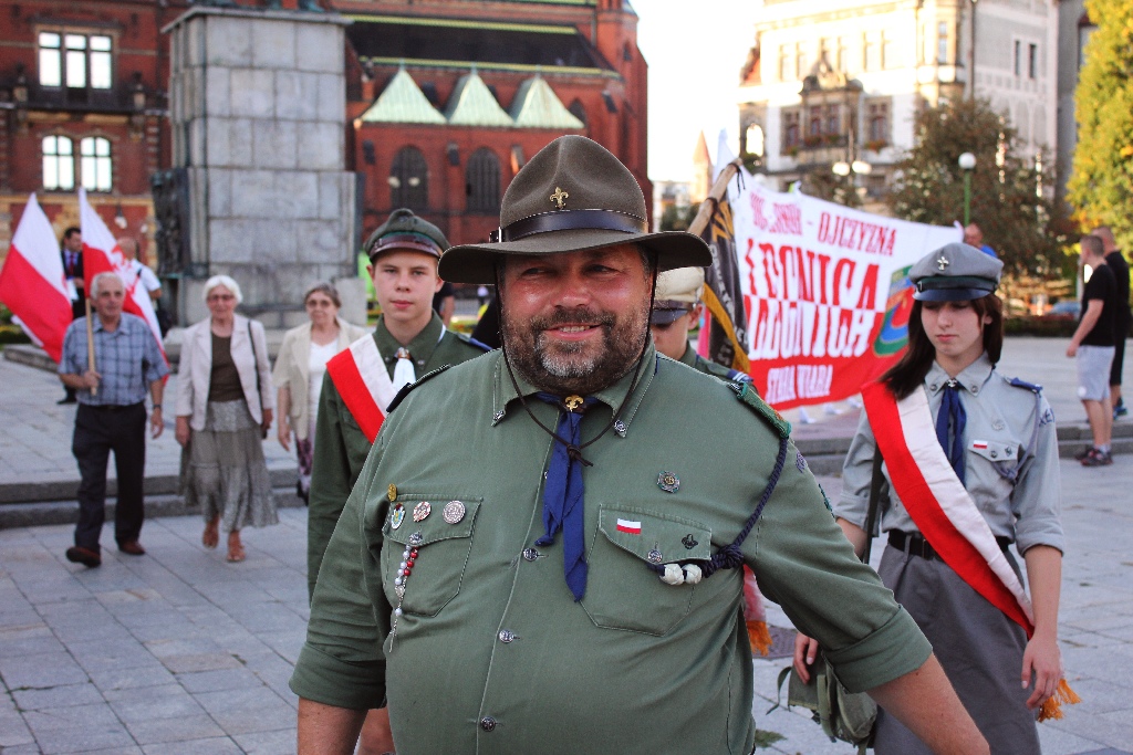 Klub Gazety Polskiej manifestował pod stalinowskim pomnikiem