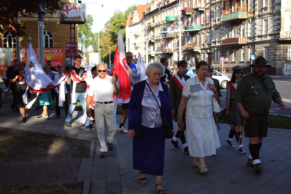 Klub Gazety Polskiej manifestował pod stalinowskim pomnikiem