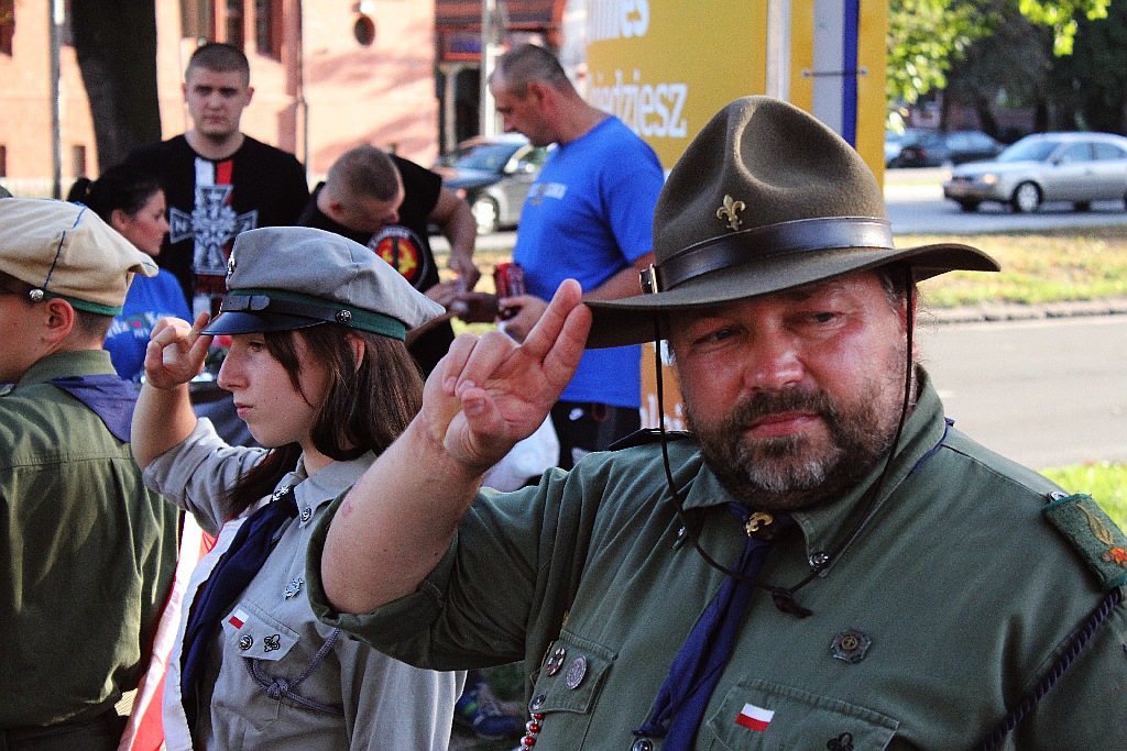 Klub Gazety Polskiej manifestował pod stalinowskim pomnikiem