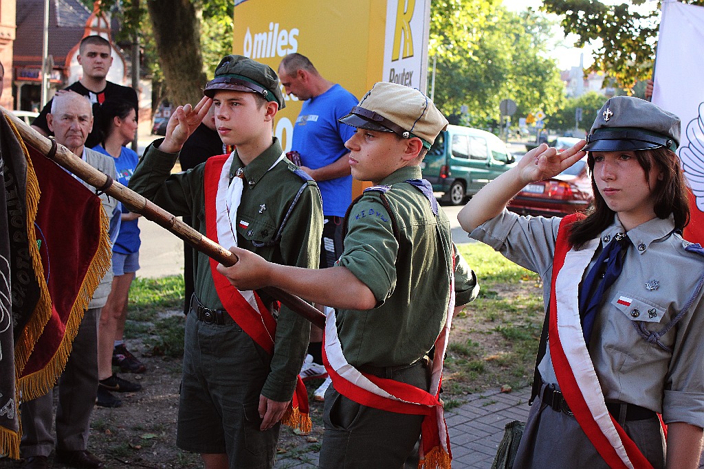 Klub Gazety Polskiej manifestował pod stalinowskim pomnikiem