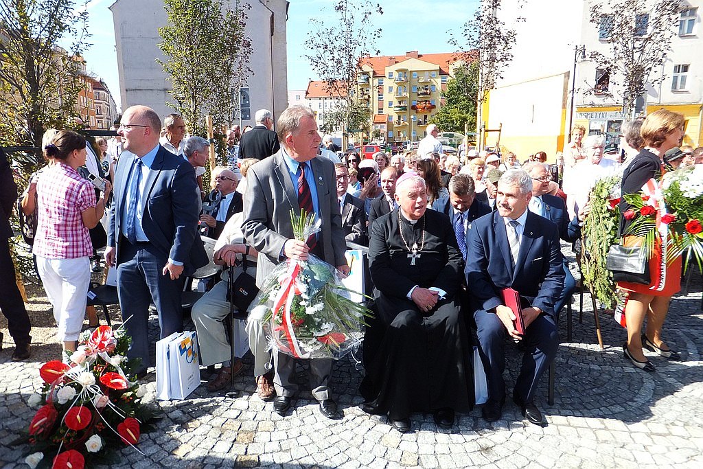 Legniczanie uczestniczyli w odsłonięciu Pomnika Zesłańcom Sybiru