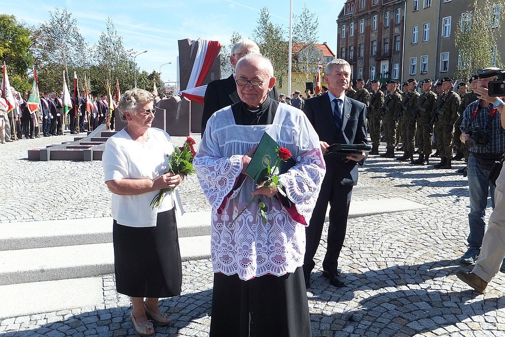Legniczanie uczestniczyli w odsłonięciu Pomnika Zesłańcom Sybiru